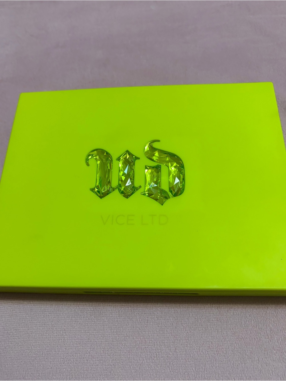 Urban Decay Vice LTD Neon Yellow-Green Eyeshadow Palette